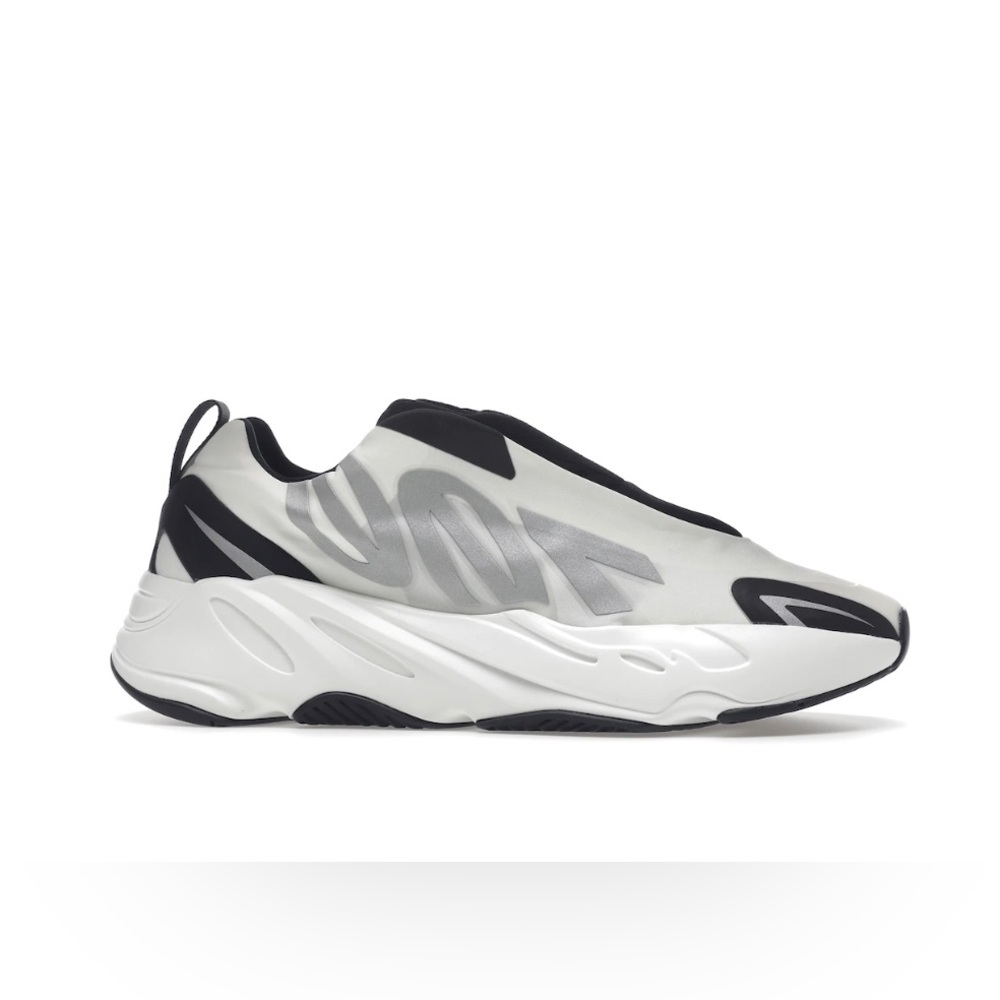 Yeezy 700 MNVN
